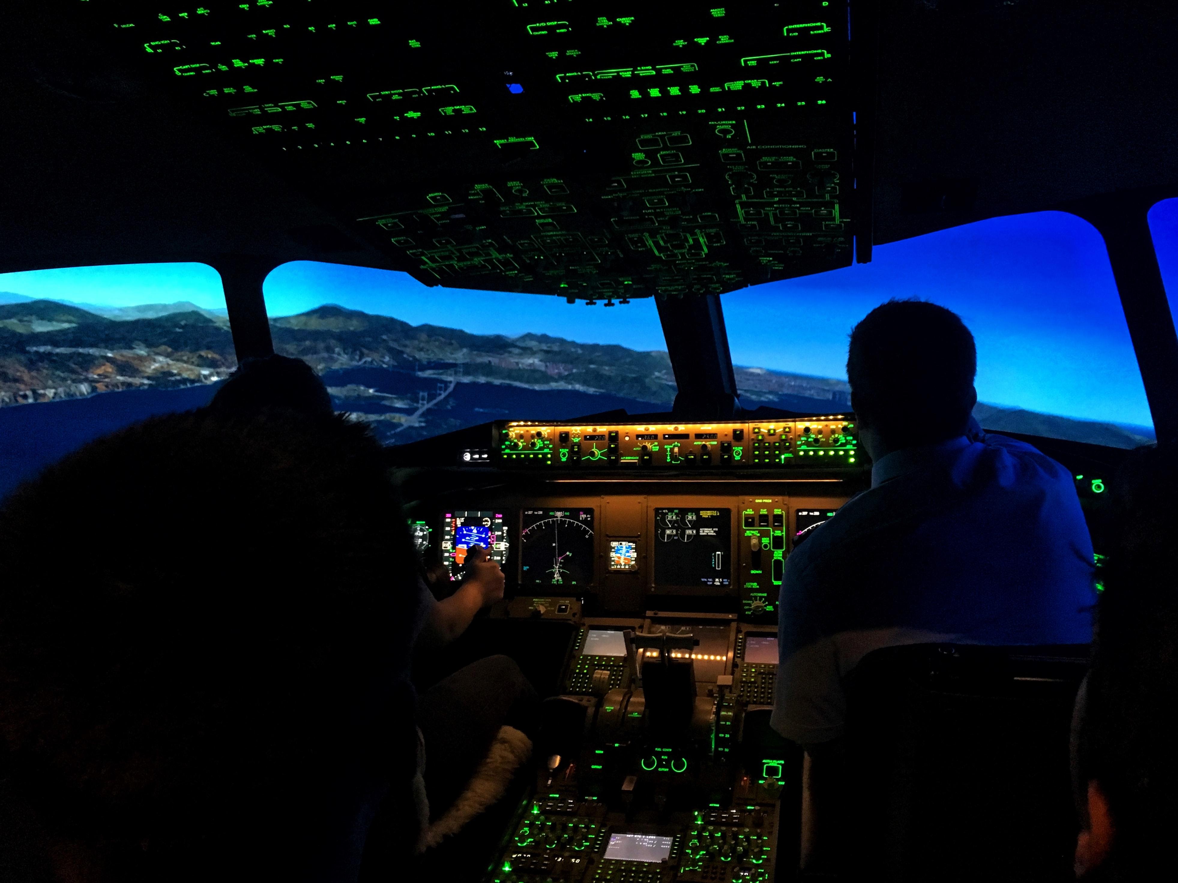 Simulator session in a Boeing 777 full flight simulator